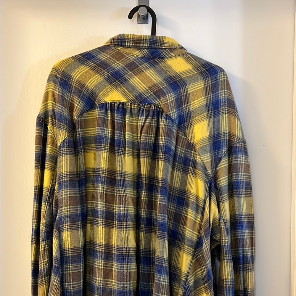 Plaid Button-Up Shirt. EUC - Picture 4 of 5
